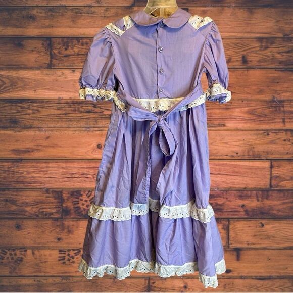 5 for $25🔥Vintage Purple Lavendar Eyelet Lace Pleated Dress Girls Size 6/6X - Picture 2 of 6